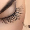 آموزش صفر تا صد چسباندن مژه مصنوعی در خانه؛ راهنمای جامع و حرفه‌ای