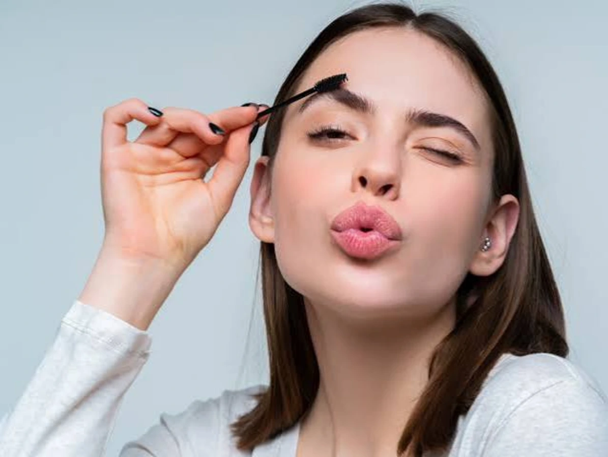 آموزش فرم دادن به ابرو با محصولات آرایشی؛ از مبتدی تا حرفه ای